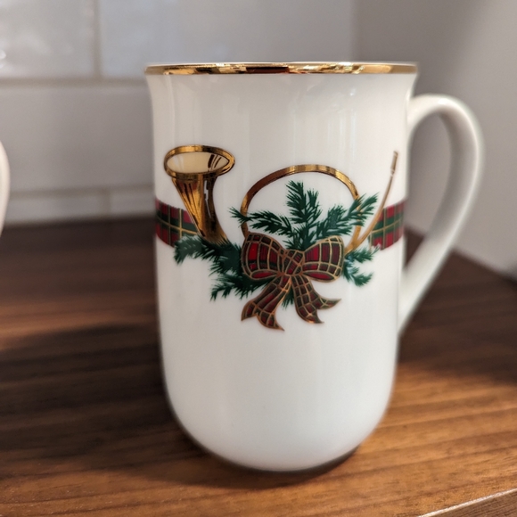 Georges Briard set/2 "The Hunt" mugs. - Picture 2 of 10